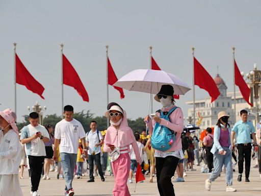 World breaks hottest day record twice in a week