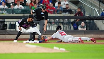 Francisco Alvarez's defense shines in 'huge' moments of Mets' walk-off win over Braves