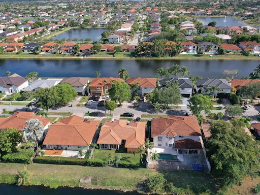 Florida's house market is struggling to attract buyers