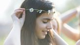 Summer's Hottest Accessory Is an Old-School Daisy Chain