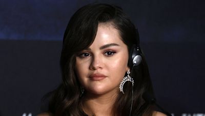 Selena Gomez hits back at plastic surgery rumors: 'Leave me alone'