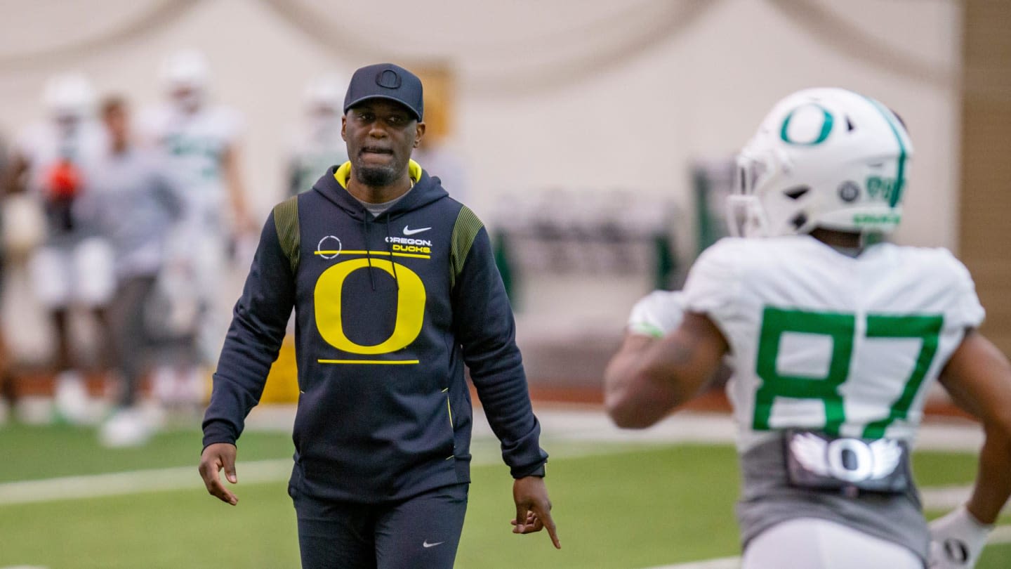 Oregon WR's Coach Junior Adams Discusses His 'Super Talented' Room