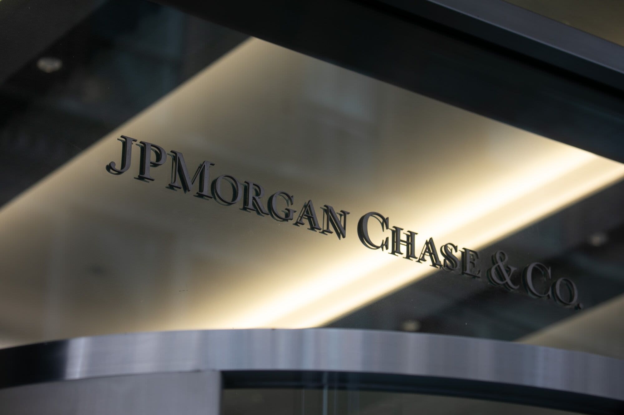 JPMorgan Hunts for Private Credit Firm to Grow in Hot Sector