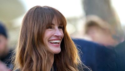 Julia Roberts dit aurevoir au roux et change radicalement de couleur de cheveux