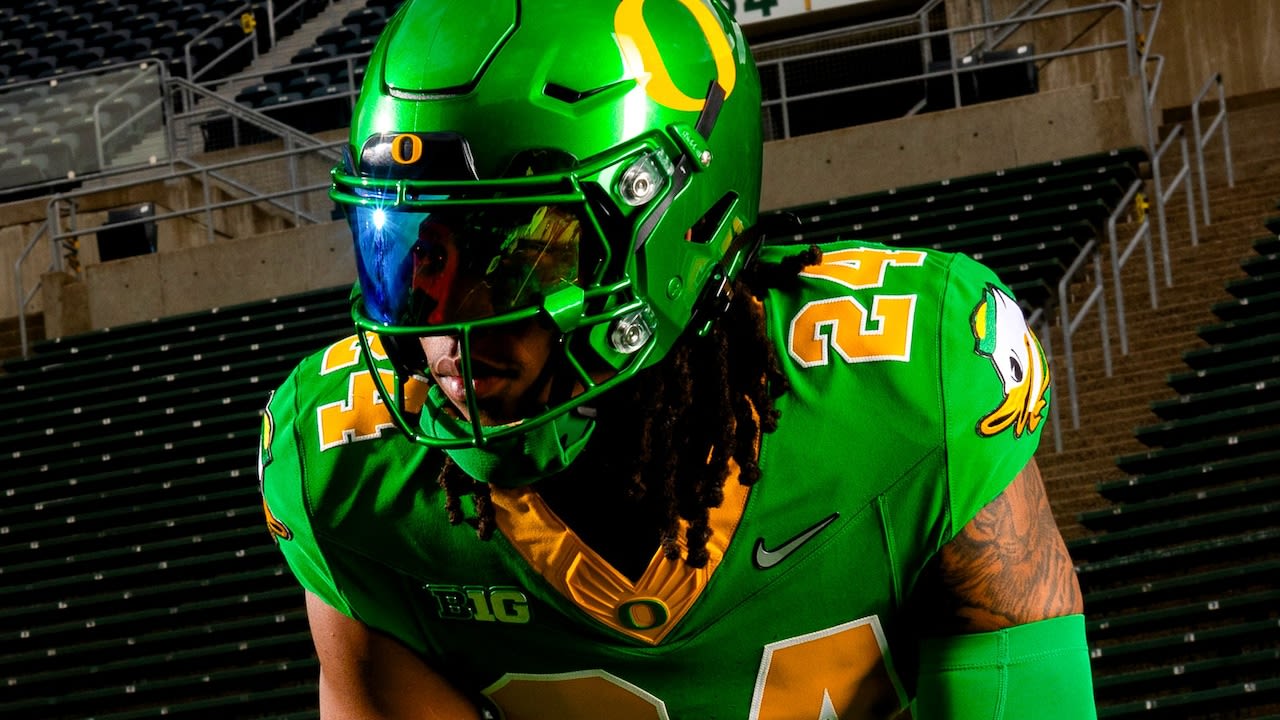 Oregon Ducks reveal new ‘Gang Green’ football uniforms for 2024 season