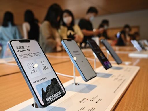 iPhone中國銷量下滑 美媒：未配置AI功能 - 話題觀察