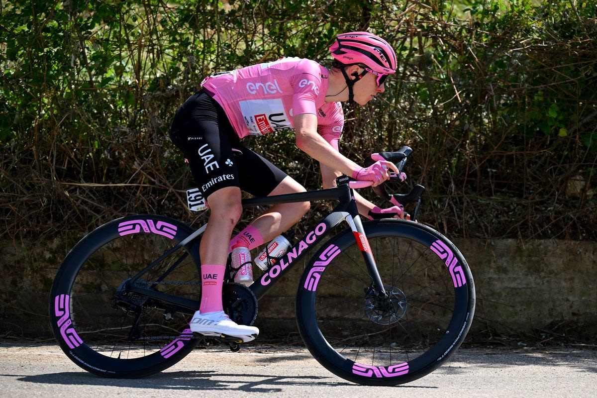 Giro d'Italia stage 12 live: Another opportunity for the breakaway as the race heads to Fano