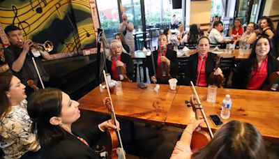 Mariachi Reyna de Los Ángeles, una tradición de tres décadas y una puerta abierta a las nuevas generaciones