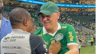 Homenagem a Adílio e 'abraço' de velhos amigos no Allianz Parque