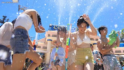 主題樂園大玩麟洋梗 北市動物園拍羚羊送禮 | 蕃新聞