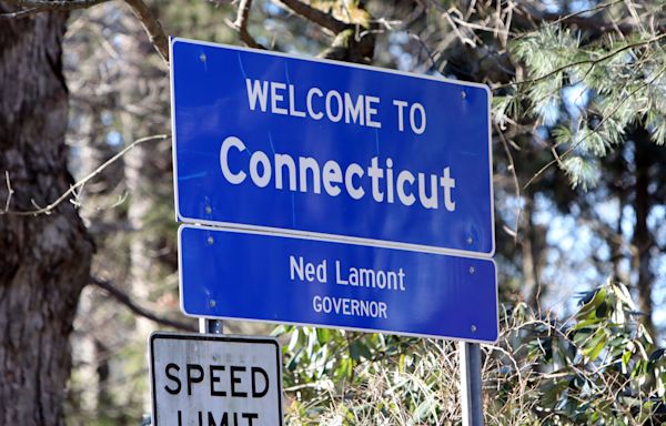 Connecticut says it's the pizza capital of the country in new highway sign. See the rest