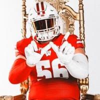 4-star offensive lineman commits to Wisconsin over national champs