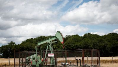 Oil prices rise as investors look for signs US rate cuts to begin