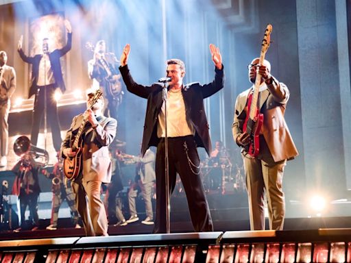 Justin Timberlake's ageless falsetto hits all the right notes in hit-filled Phoenix concert