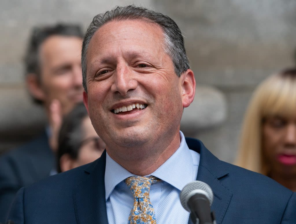 NYC Comptroller Brad Lander announces 2025 primary run against Mayor Adams
