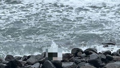 詭異！新北老梅公園海邊「男子全身赤裸」趴礁石 無生命跡象 - 新聞