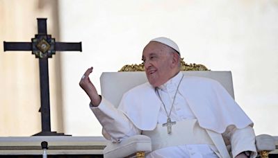 Papa diz que seminários estão 'cheios de viadagem', afirma imprensa italiana