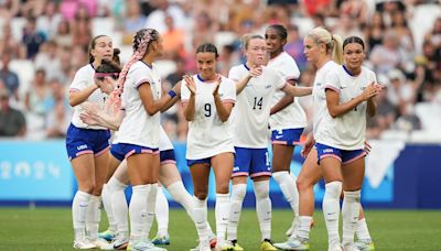 USA women's soccer wins group after 3rd straight win to open Olympics