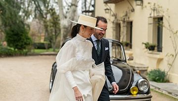 El vestido de mangas abullonadas de Pati, la novia que se casó en Madrid con un sombrero cordobés