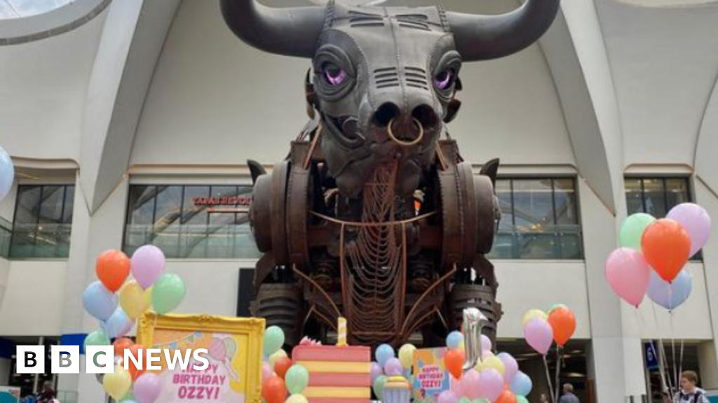 Ozzy the bull marks anniversary of Birmingham New Street display