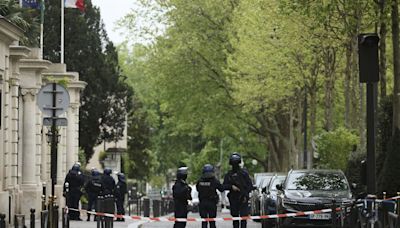 Detenido en París un hombre sospechoso de querer inmolarse en el consulado de Irán