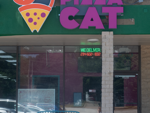 From chicken crusts to sriracha sauce, Pizza Cat in Stow promises to 'keep pizza weird'