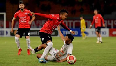 Wilstermann venció 2-0 a Royal Pari en Cochabamba