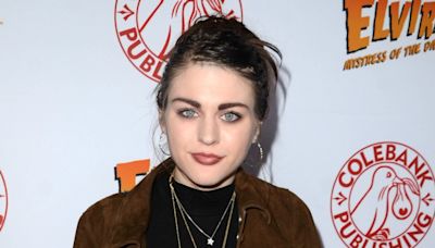 Frances Bean Cobain gives birth to baby boy