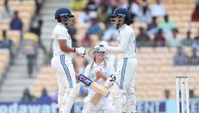 Stats: Most runs scored in a single day's play across men's and women's Test cricket