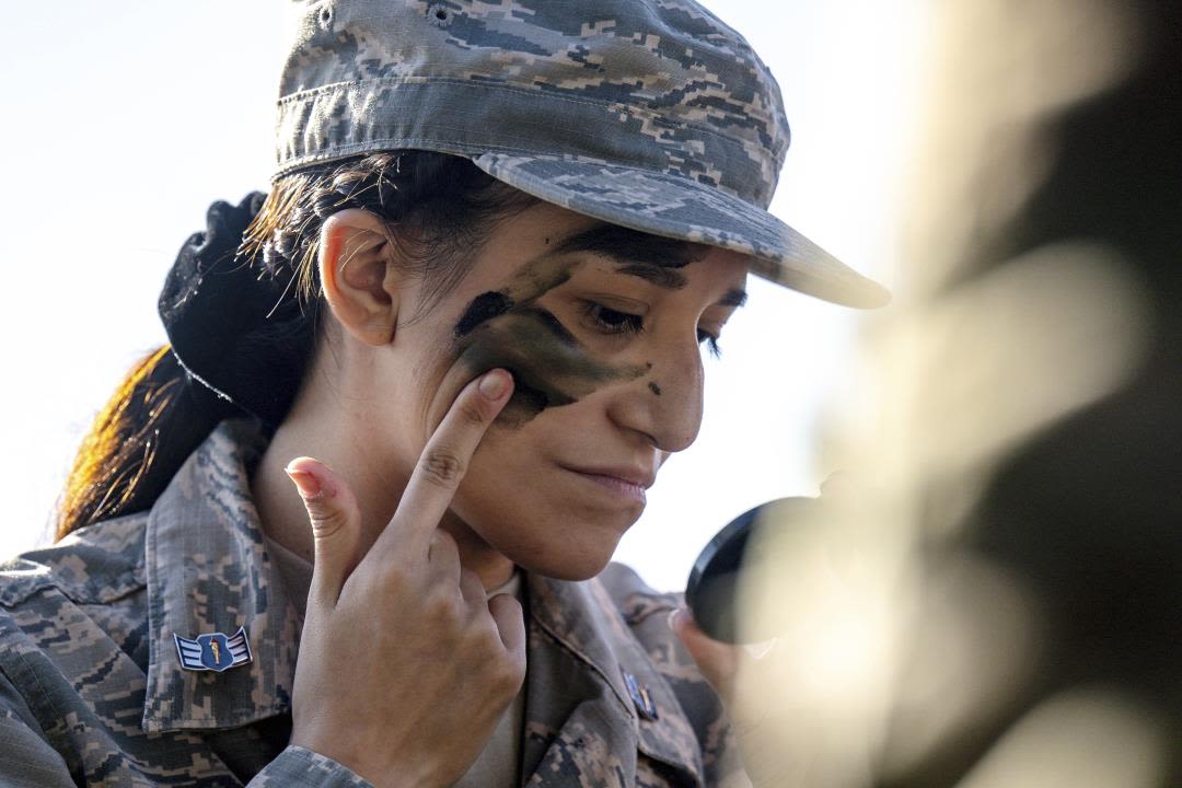 Congress Considers Expanding Draft to Women