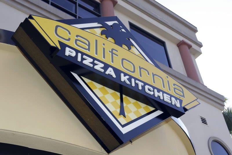 California Pizza Kitchen gives 50% off mac and cheese after order mistake goes viral