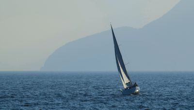 Muere una regatista al caer al mar desde un velero con bandera española