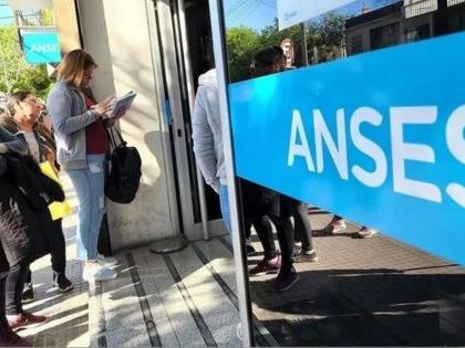 ANSES paga $ 165.000 en junio junto al aguinaldo y un extra: quiénes lo cobran