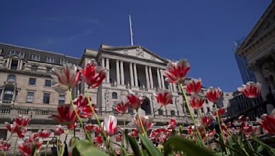 Banco de Inglaterra se acerca a recorte de tasas al predecir inflación inferior a la meta