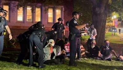 Police arrest demonstrators on University of Tennessee campus