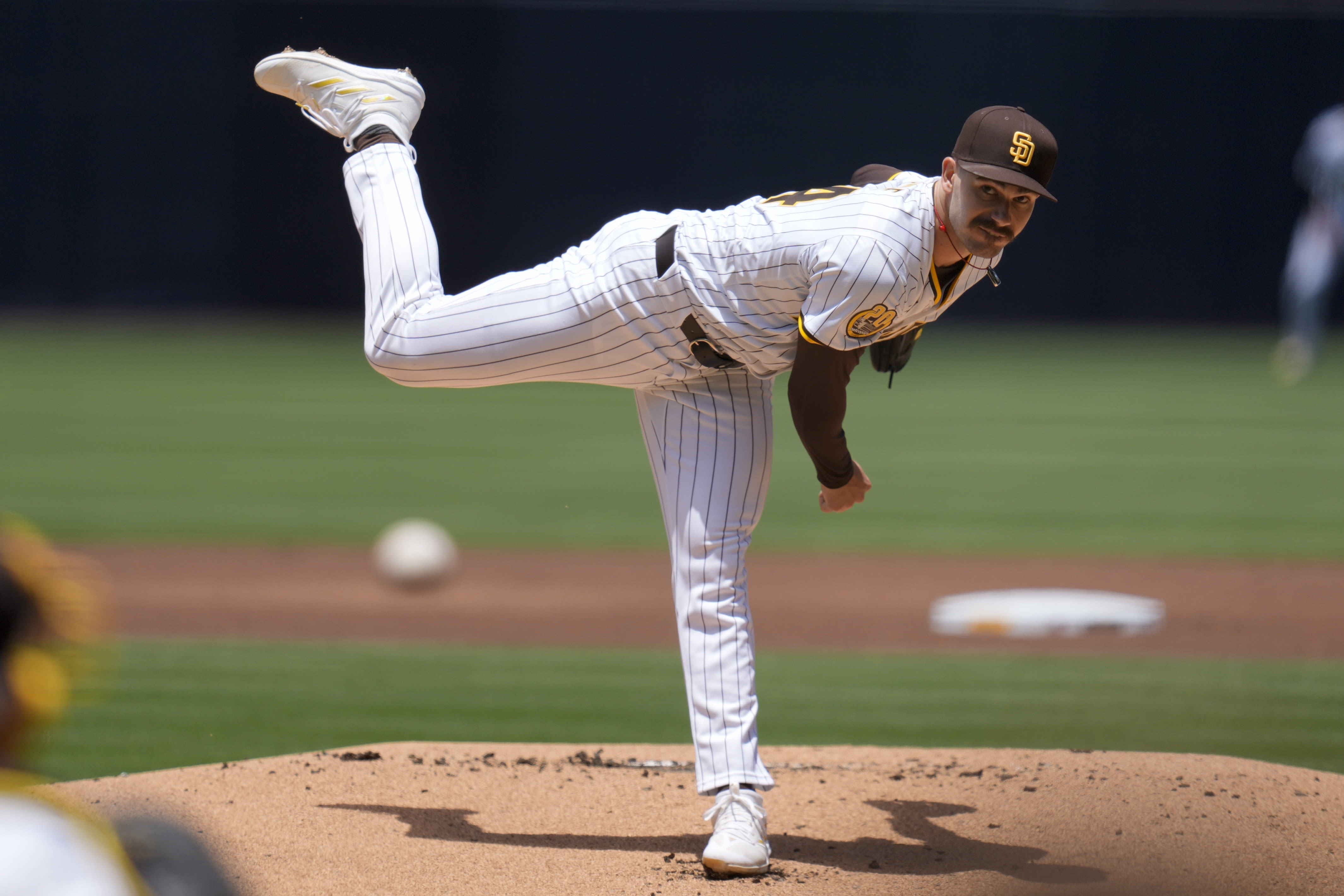 Higashioka hits 2 homers, including 1st career grand slam, as the Padres beat the Nats 8-5