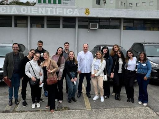 Estudantes do curso de direito da FSA visitam IML de Santo André