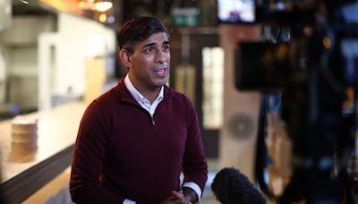 UK politics – live: Rishi Sunak accused of ‘gaslighting’ UK on economy as MoD ‘hacked’ by China