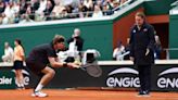 Reproches y golpes con la raqueta: así fue la explosión de furia de Andrey Rublev en Roland Garros