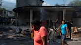 Hombres armados atacan estaciones policiales cercanas al Palacio Nacional de Haití en medio del aumento de la violencia