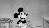 A tan sólo tres días de que Disney perdiera los derechos sobre Mickey Mouse, así ya explotan al famoso ratón