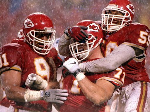 Donnie Edwards recalls the start of his career, Chiefs teams of the 1990s