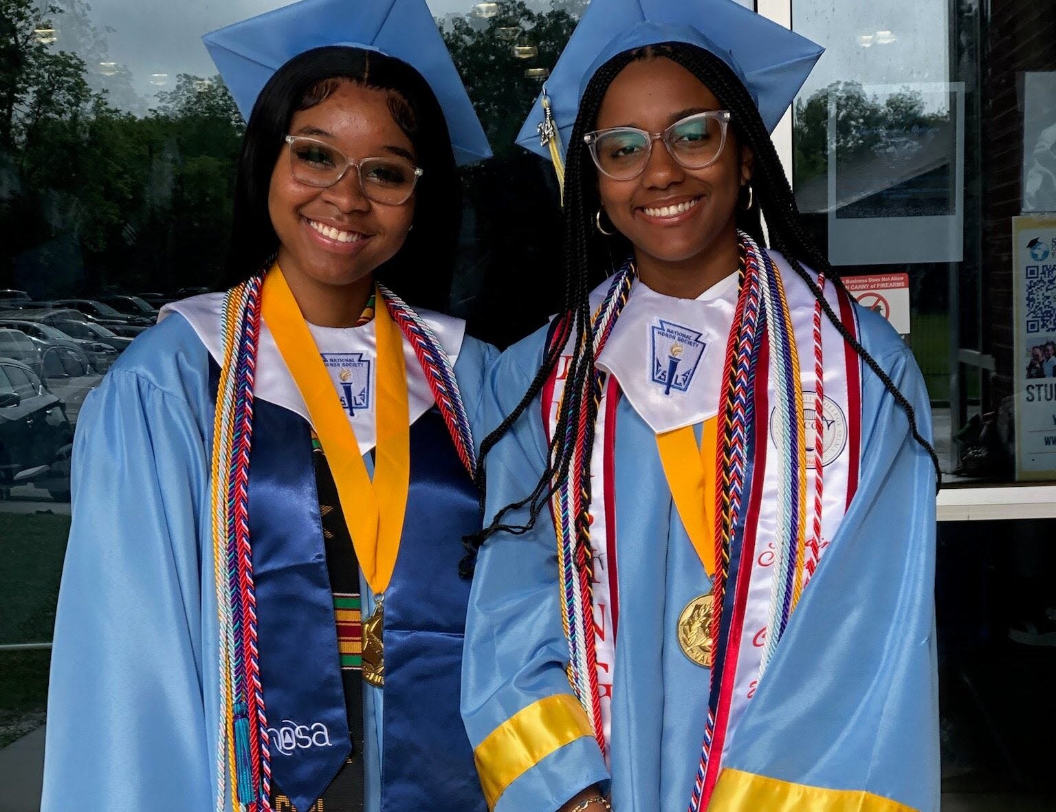 Selma High overcame rainy conditions for stellar graduation - The Selma Times‑Journal