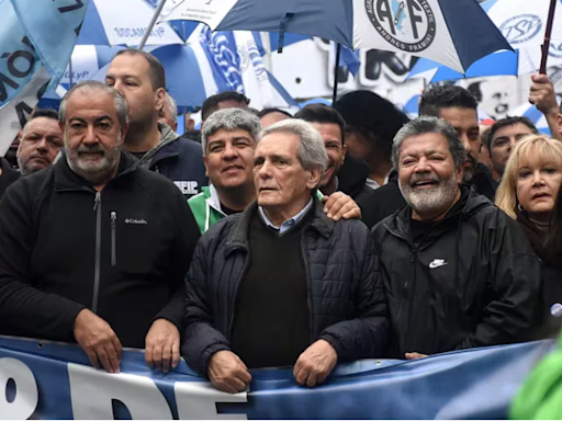 En la previa del paro de la CGT, los gremios de transporte hacen asambleas en todo el país