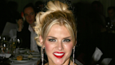 Anna Nicole Smith’s Lookalike Daughter Dannielynn Snaps Pic With Dad