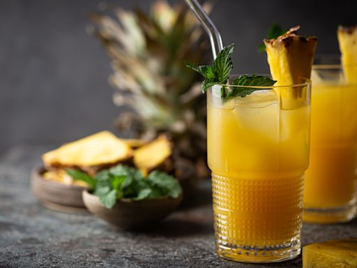 How to Make a Ponton Smash, a Refreshing Bourbon and Pineapple Cocktail