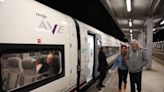 Los nuevos trenes Avril ya unen Asturias y Madrid: 'Es una pasada, es el AVE real'