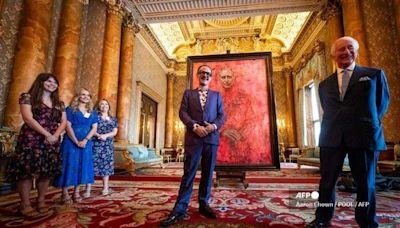 Coroa britânica revela retrato oficial do Rei Charles III