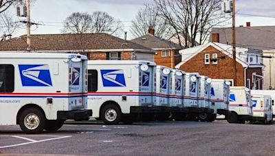Senators from 17 states want Postal Service to pause 10-year plan to save $160B