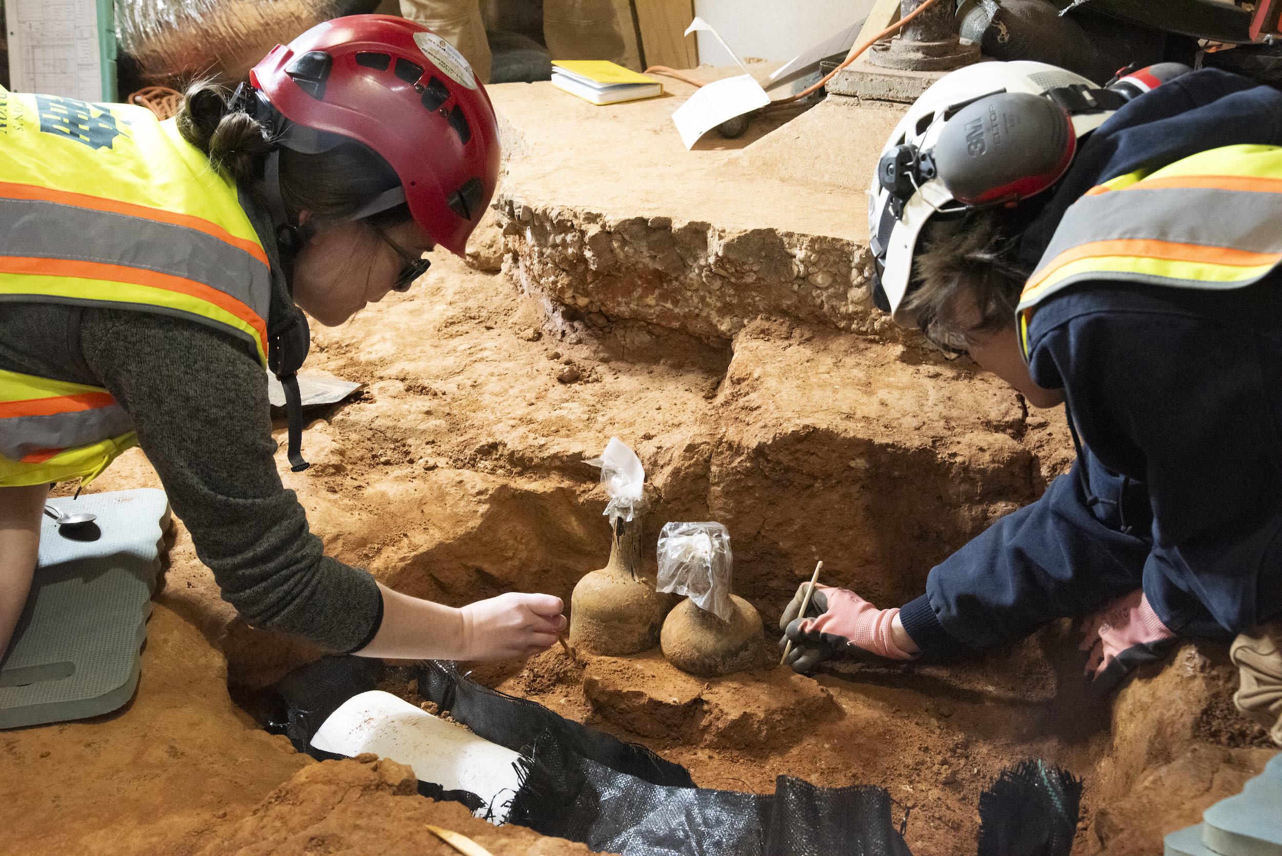 Old Bottles of Cherry Liqueur Unearthed at George Washington's Home